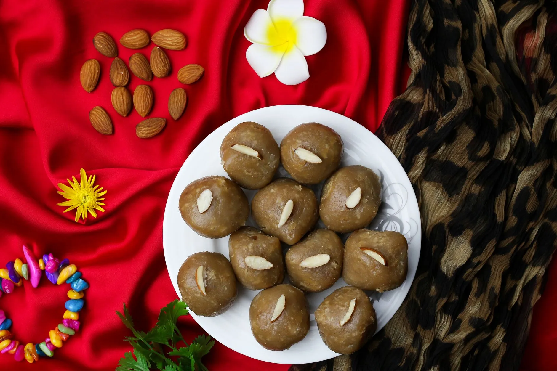 Punjabi Pinni Ke Laddu
