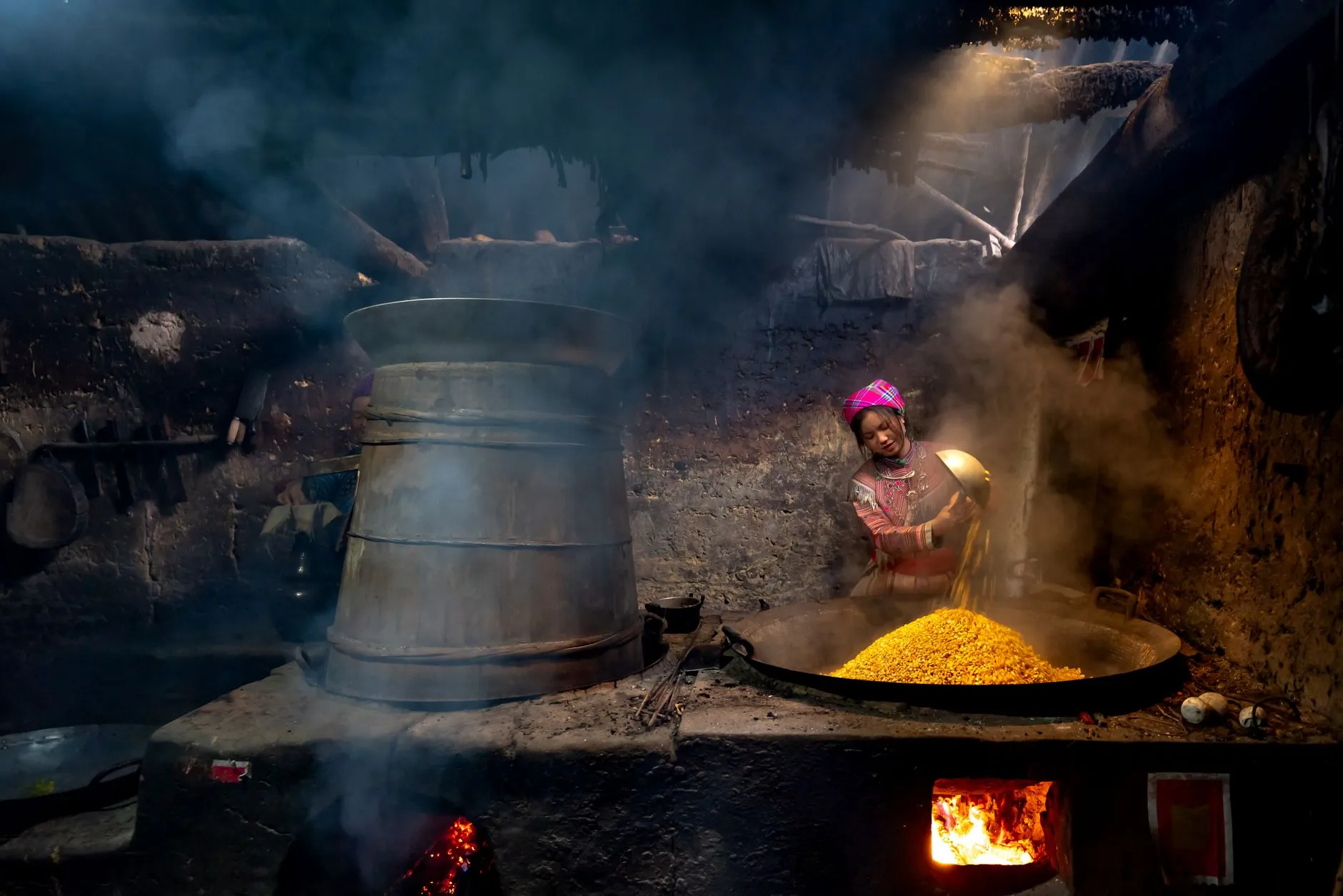 Authentic Jharkhandi Dhooska with Warm Ghugni