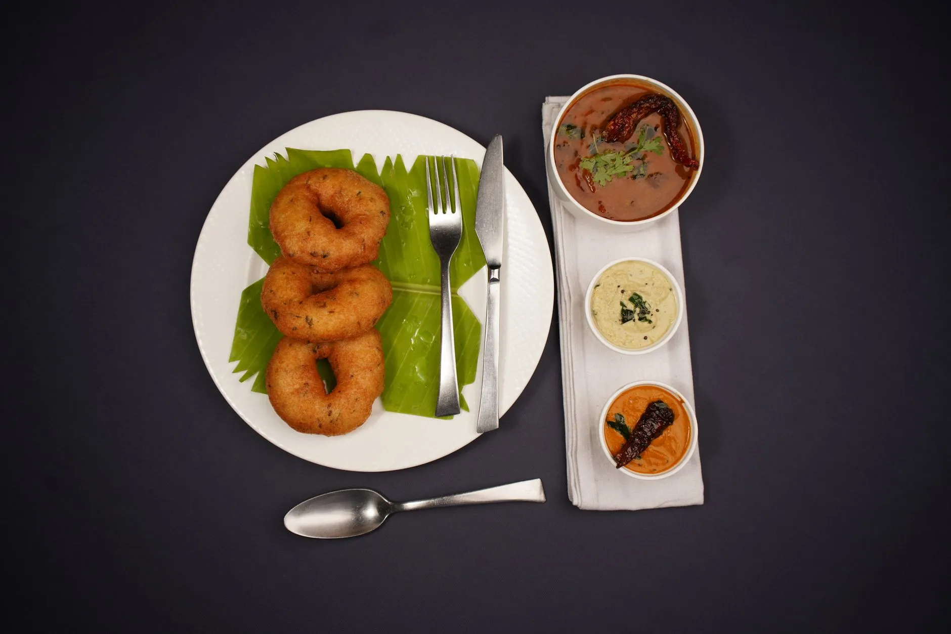 Authentic Karnataka Maddur Vada with Warm Coconut Chutney