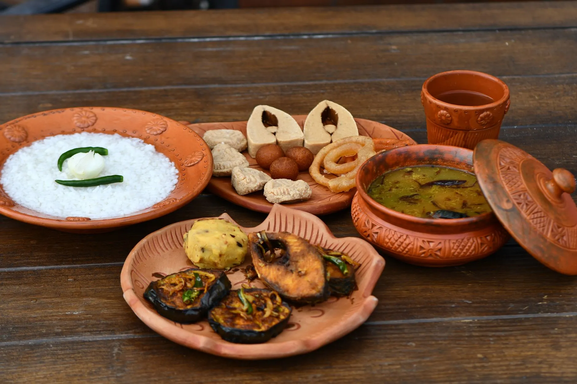 Authentic Bihari Fish Curry with Warm Handcrafted Phulkas