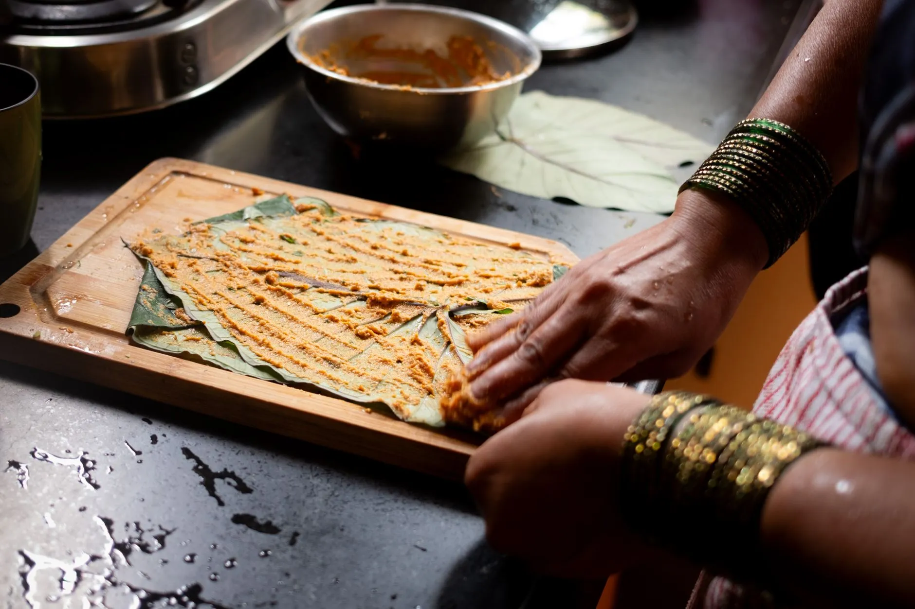 Authentic Purvanchali Arbi Ke Patte Ke Patode