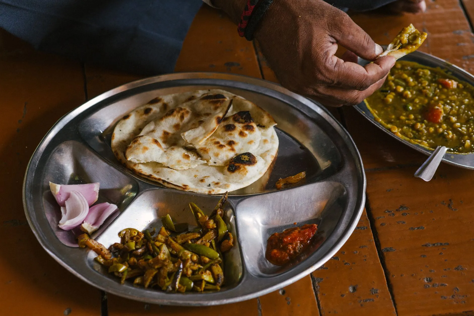 Pahadi Mandua Roti with Gahat Dal
