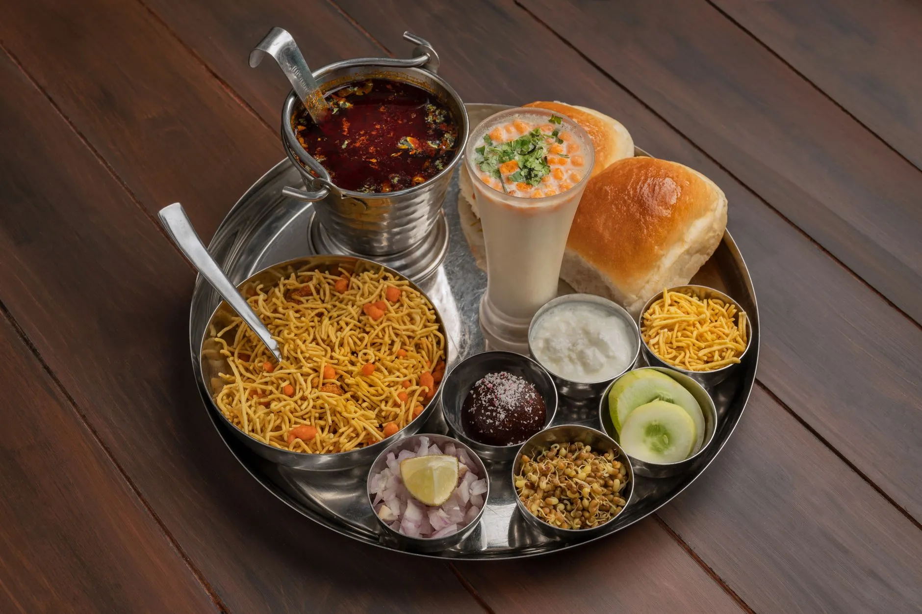 Authentic Maharashtrian Kolhapuri Kanda Lasun Masala Misal with Pav